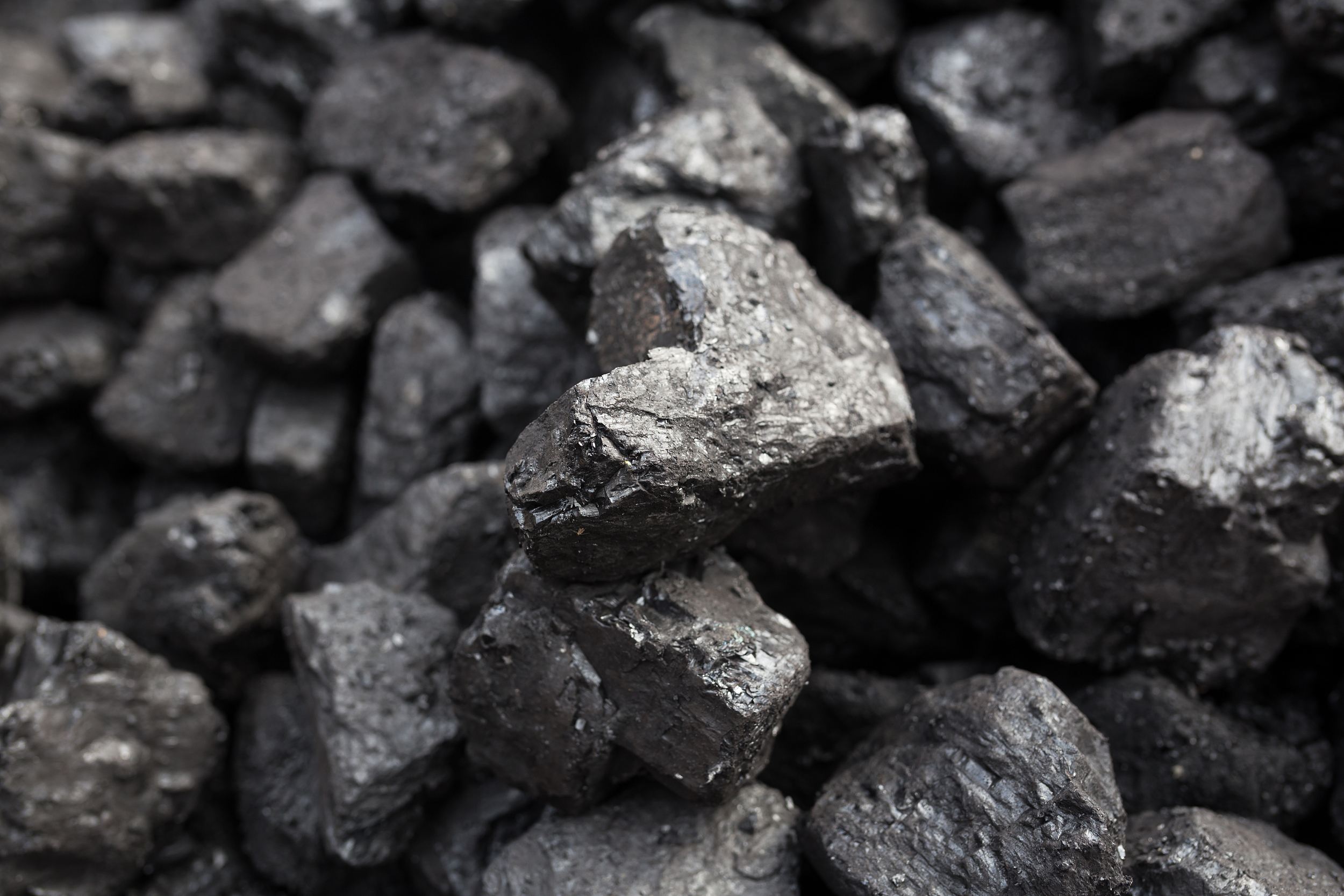 2021年中央企业煤炭产量突破10亿吨大关
